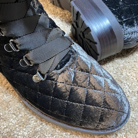 NWT (7.5) Isaac Mizrahi brown fur ankle boots Leanna BM new suede quilted laceup - Picture 10 of 15